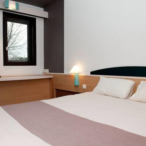 Egg Hotel Gonesse Exteriér fotografie
