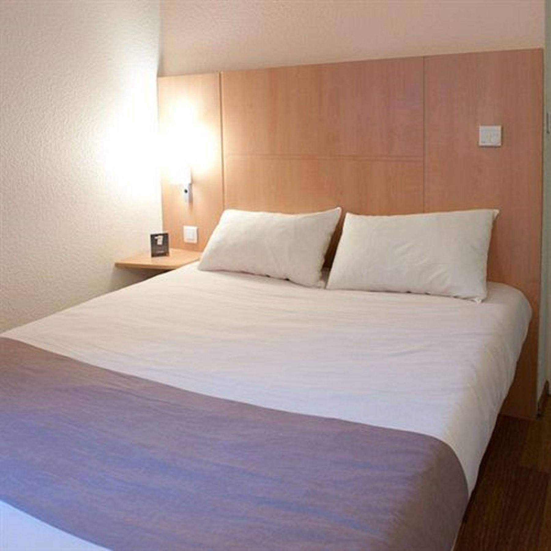 Egg Hotel Gonesse Exteriér fotografie